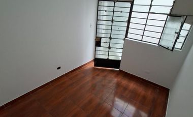 Casa con Local Frente a Parque en Lucyana