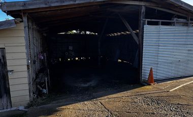 Se vende casa con 5,7 hectáreas con bodega