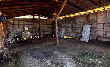 Se vende casa con 5,7 hectáreas con bodega