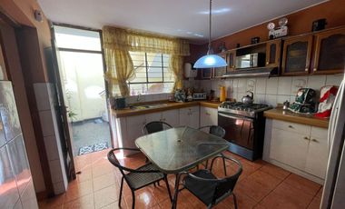 Venta Casa Salamanca - Los Alamos - Ate (cerca a Av. Los Quechuas y Separador Industrial)