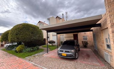 ARRIENDO CASA SECTOR VIVENZA – CHIA
