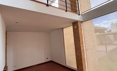 ARRIENDO CASA SECTOR VIVENZA – CHIA