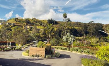 LOTE EN SENDEROS DEL EL RETIRO