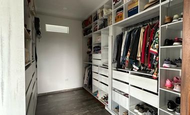 SE ARRIENDA  CASA  RIONEGRO  ANTIOQUIA