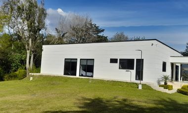 SE ARRIENDA  FINCA  RIONEGRO  ANTIOQUIA