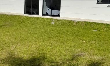 SE ARRIENDA  FINCA  RIONEGRO  ANTIOQUIA