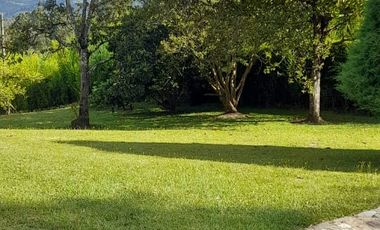 SE ARRIENDA  FINCA  RIONEGRO  ANTIOQUIA