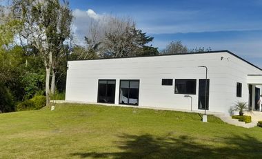 SE ARRIENDA  FINCA  RIONEGRO  ANTIOQUIA