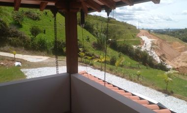 SE ARRIENDA  FINCA  MARINLLA  ANTIOQUIA