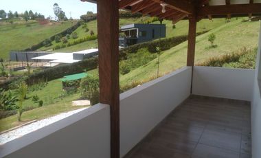 SE ARRIENDA  FINCA  MARINLLA  ANTIOQUIA