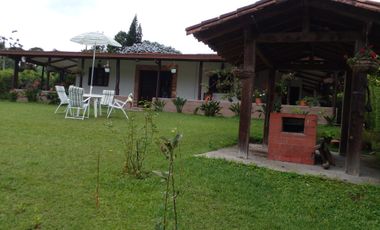 SE ARRIENDA  CASA  RIONEGRO  ANTIOQUIA