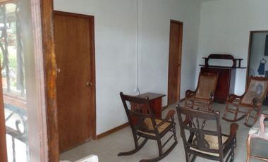 SE ARRIENDA  CASA  RIONEGRO  ANTIOQUIA