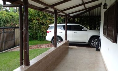 SE ARRIENDA  CASA  RIONEGRO  ANTIOQUIA