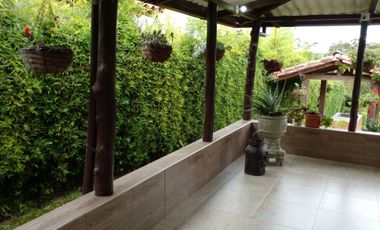 SE ARRIENDA  CASA  RIONEGRO  ANTIOQUIA