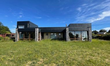 ¡OPORTUNIDAD! arriendo Parcela con casa soleada, Praderas de don Hernan, residencial, Puerto Montt.