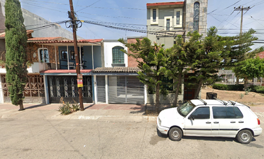 CASA EN VENTA EN VILLAS DEL NILO, GUADALAJARA, JALISCO.