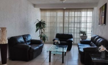 🏡 CASA AMUEBLADA EN RENTA – PRADERA     2