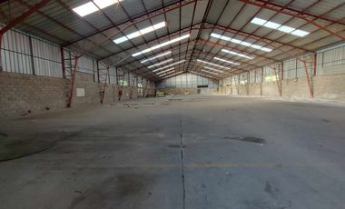 Complejo de Naves Bodegas Industriales de arriendo en Tarqui a 30 minutos de cuenca sector redondel Cumbe Tarqui Complejo industrial