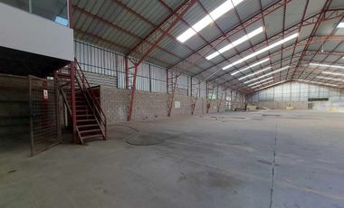 Complejo de Naves Bodegas Industriales de arriendo en Tarqui a 30 minutos de cuenca sector redondel Cumbe Tarqui Complejo industrial