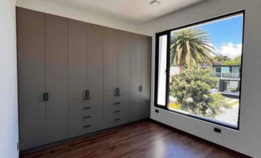 Casa por estrenar Tumbaco 3 dormitorios