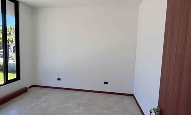 Casa por estrenar Tumbaco 3 dormitorios