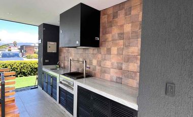 Casa por estrenar Tumbaco 3 dormitorios