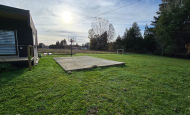 Oportunidad de Inversión en Valdivia: Casa Mediterránea + 4 Cabañas Amobladas