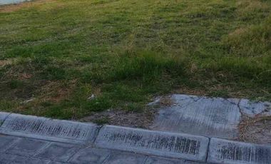 Lote de 174 m2 en venta en residencial Diamante, a 5 minutos de hospital Ángeles, 8 minutos de Centro Comercial Angelópolis, fraccionamiento cerrado con vigilancia.