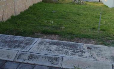 Lote de 174 m2 en venta en residencial Diamante, a 5 minutos de hospital Ángeles, 8 minutos de Centro Comercial Angelópolis, fraccionamiento cerrado con vigilancia.