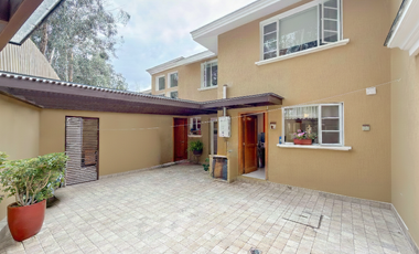 CASA EN VENTA PIAMONTE (SECTOR SAN JUAN DE CUMBAYÁ)