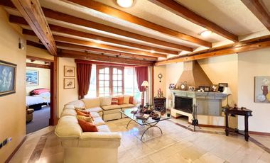 CASA EXCLUSIVA EN VENTA PORTAL DE CUMBAYÁ (SECTOR CUMBAYÁ)