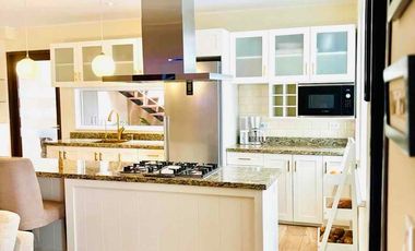 MIRAFLORES VENDO CASA REMODELADA EXCELENTE ZONA .