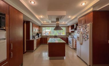 CASA EN VENTA PORTAL DE EL SOL (SECTOR CUMBAYÁ)