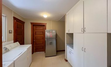 CASA EN VENTA PORTAL DE EL SOL (SECTOR CUMBAYÁ)