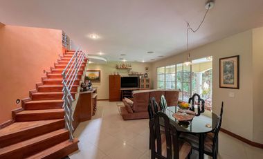 CASA EN VENTA PORTAL DE EL SOL (SECTOR CUMBAYÁ)