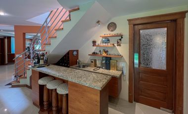 CASA EN VENTA PORTAL DE EL SOL (SECTOR CUMBAYÁ)