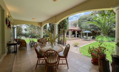 CASA EN VENTA PORTAL DE EL SOL (SECTOR CUMBAYÁ)