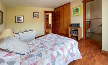 CASA EN VENTA PORTAL DE EL SOL (SECTOR CUMBAYÁ)
