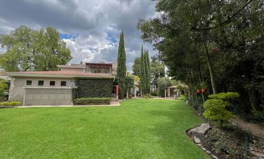 CASA EN VENTA PORTAL DE EL SOL (SECTOR CUMBAYÁ)