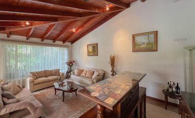 CASA EN VENTA PORTAL DE EL SOL (SECTOR CUMBAYÁ)