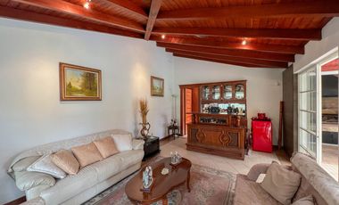 CASA EN VENTA PORTAL DE EL SOL (SECTOR CUMBAYÁ)