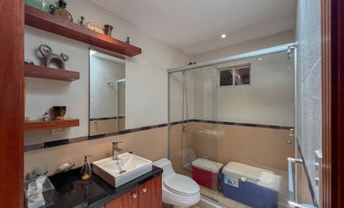 CASA EN VENTA PORTAL DE EL SOL (SECTOR CUMBAYÁ)