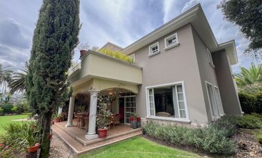 CASA EN VENTA PORTAL DE EL SOL (SECTOR CUMBAYÁ)