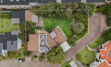 CASA EN VENTA PORTAL DE EL SOL (SECTOR CUMBAYÁ)