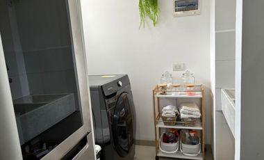 VENTA  DE APARTAMENTO EN ENVIGADO CON AMPLIOS ESPACIOS Y UNIDAD COMPLETA