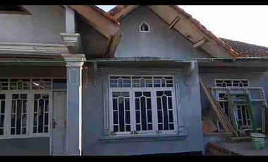 Rumah Dekat Mesjid Wisata Religi, Darangdan, Purwakarta.