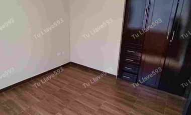De oportunidad 
Vendo casa en conjunto, sector La Salle, Conocoto