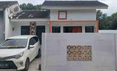 Rumah Nyaman di Hook di Cluster Azalea, Citra Indah City