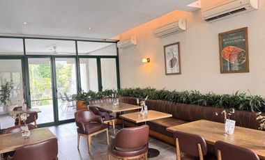 Tempat Usaha Raya Dharmahusada  Double WayStrategis*Ada lahan Parkir