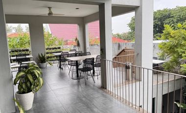 Tempat Usaha Raya Dharmahusada  Double WayStrategis*Ada lahan Parkir